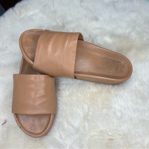 BEEK honey tan slip on platform sandals - Picture 4 of 8